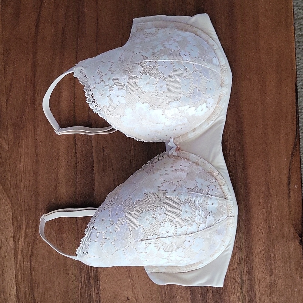 Victoria’s secret lightly lined demi Body by victoria bra